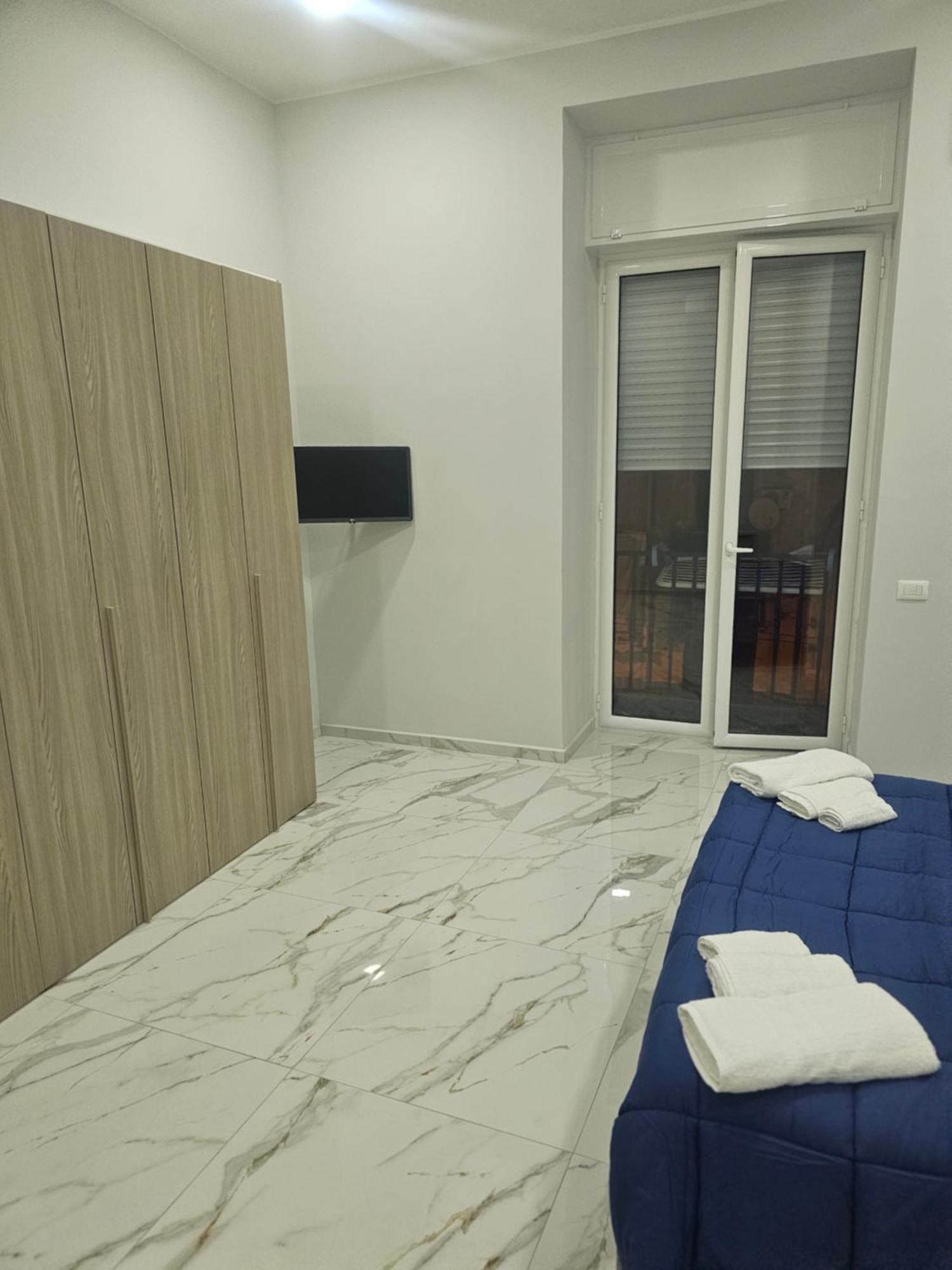Cap82 * Naples